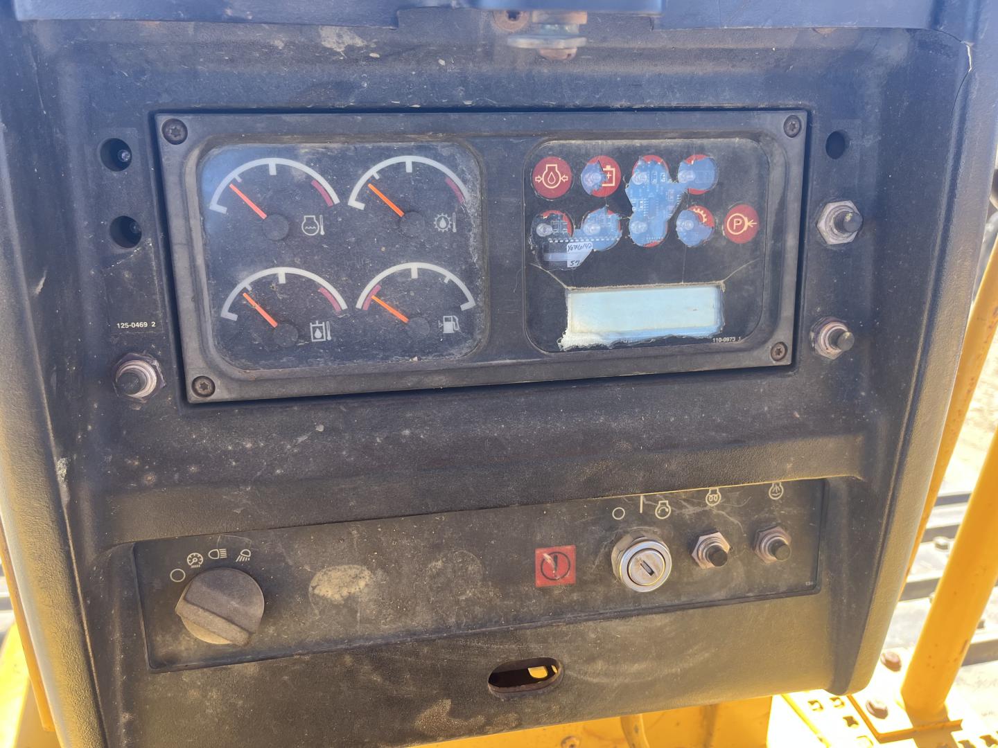 ./imagenes/INVOICE/2019/17354/TOPADOR FRONTAL CATERPILLAR D6M (21).JPG